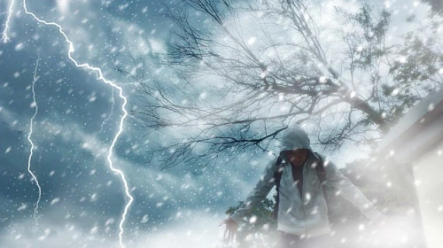Nella bufera di neve, addirittura i fulmini! Ma com'è possibile?